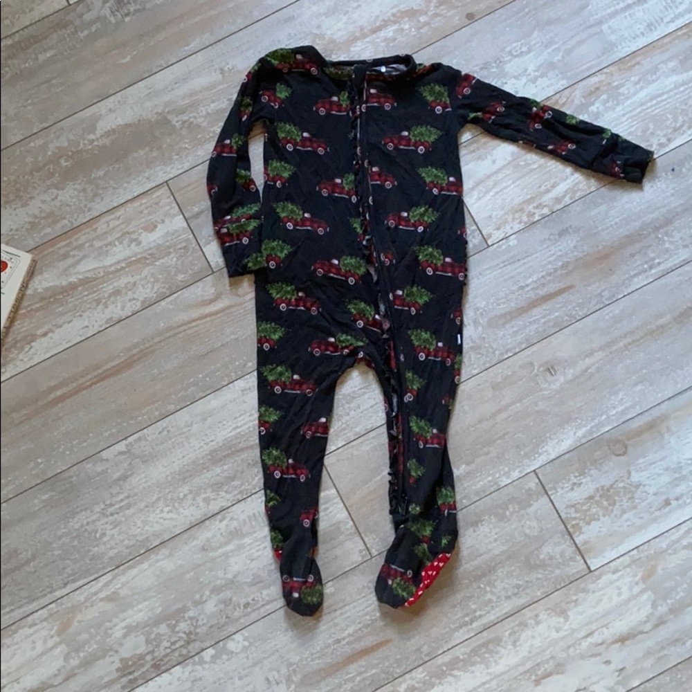 Levi ruffled footie